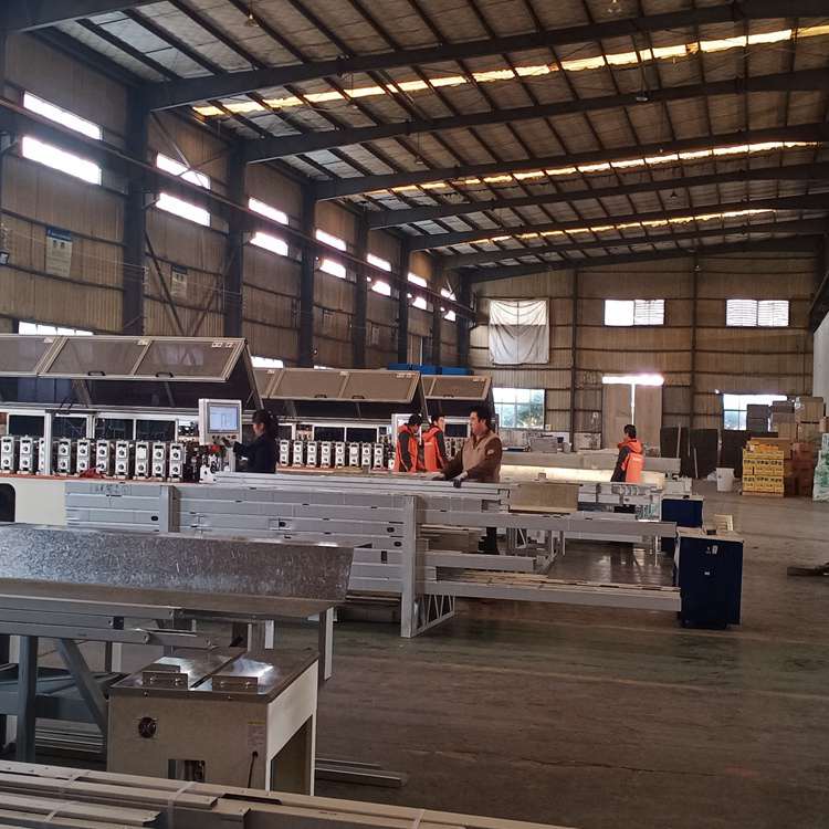 湖北火神山醫(yī)院的建造速度”中國建筑行業(yè)萬億級市場!(圖6) 裝配式建筑工廠